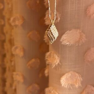 Vintage 14K gold Pendant with diamonds
